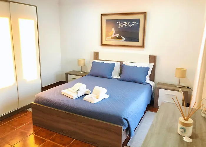 別荘 Sunset Chateau -piscina Aquecida, Vista Mar アトウギア・ダ・バレイア