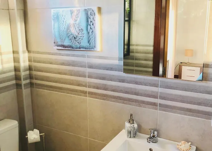 別荘 Sunset Chateau -piscina Aquecida, Vista Mar アトウギア・ダ・バレイア